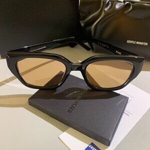 Gentle Monster Nabi Sunglasses – Black Frame, New